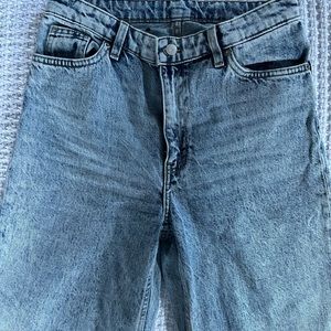 Monki 90s wide leg jeans. 90s white wash color.